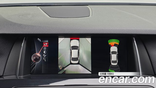 BMW 5-Series 2016 — photo 17