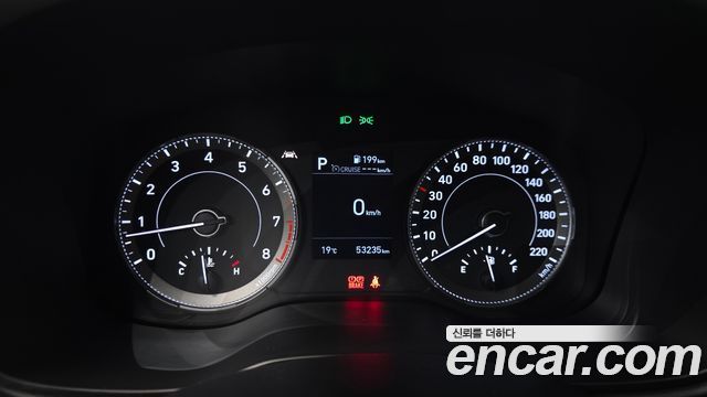 Hyundai Venue 2022 — photo 11