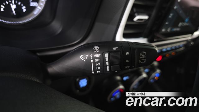Hyundai Venue 2022 — photo 28