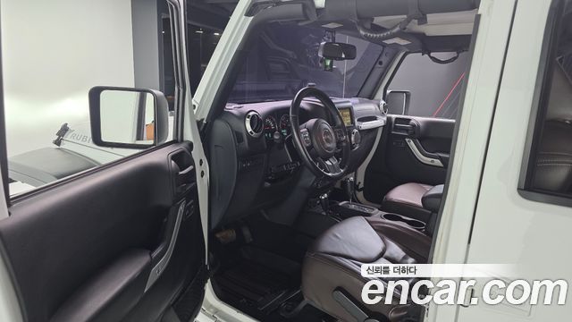 Jeep Wrangler 2015 — photo 10