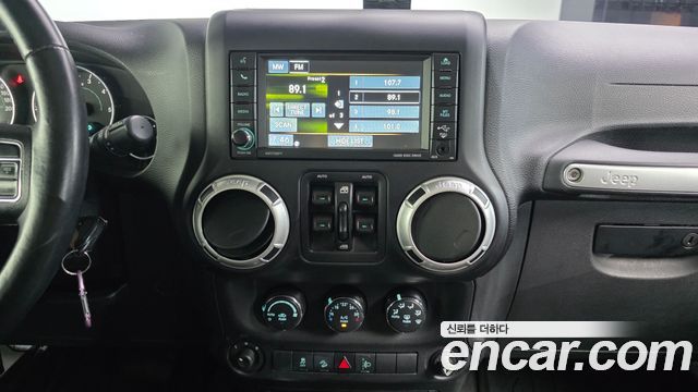 Jeep Wrangler 2015 — photo 14