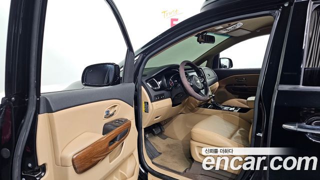 Kia Canival 2018 — photo 13