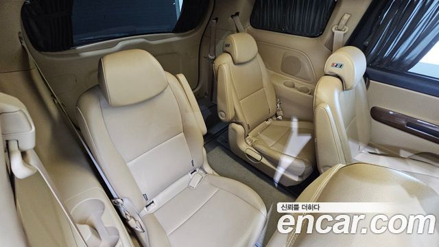 Kia Canival 2018 — photo 17