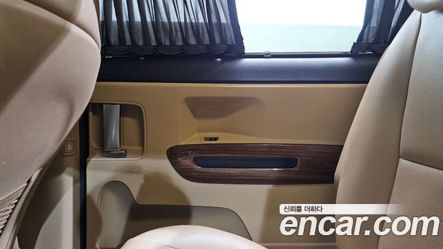 Kia Canival 2018 — photo 15