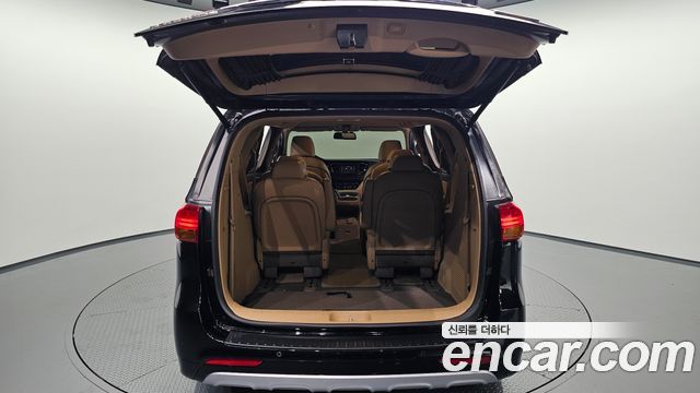 Kia Canival 2018 — photo 34