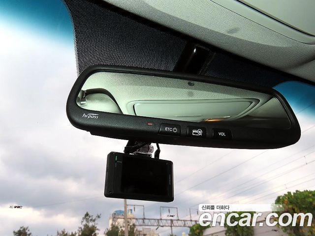 Kia K5 2018 — photo 16