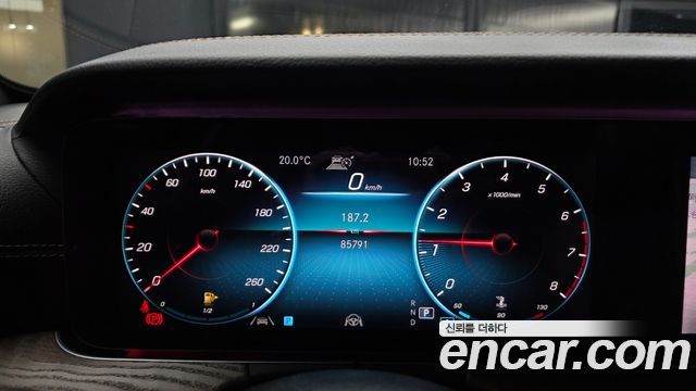 Mercedes-Benz E-Class 2021 — photo 11