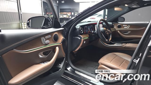 Mercedes-Benz E-Class 2021 — photo 13
