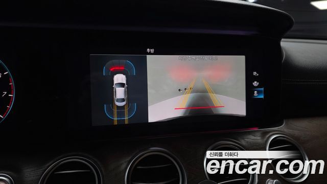 Mercedes-Benz E-Class 2021 — photo 21