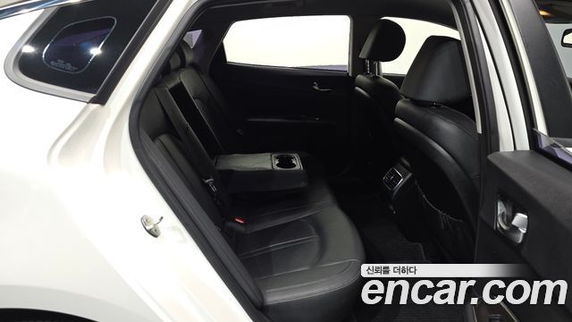 Kia K5 2019 — photo 11