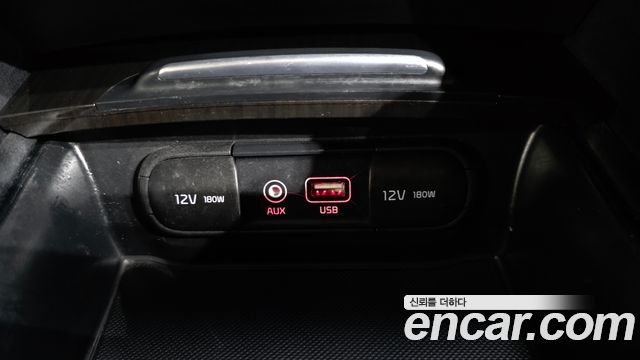 Kia K5 2019 — photo 17