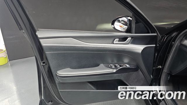 Kia K5 2023 — photo 14