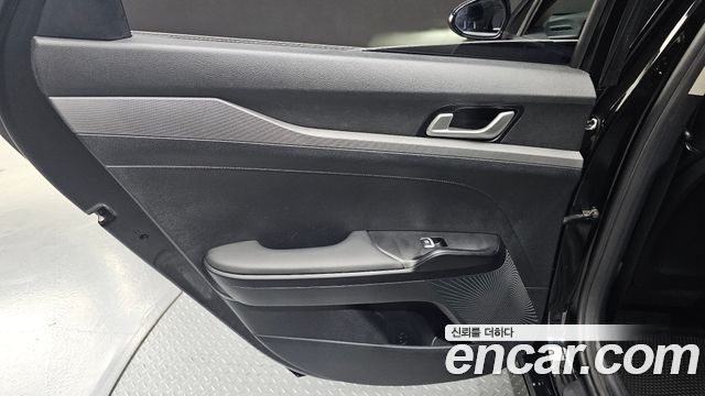 Kia K5 2023 — photo 15