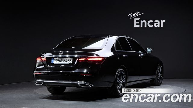 Mercedes-Benz E-Class 2021 — photo 2