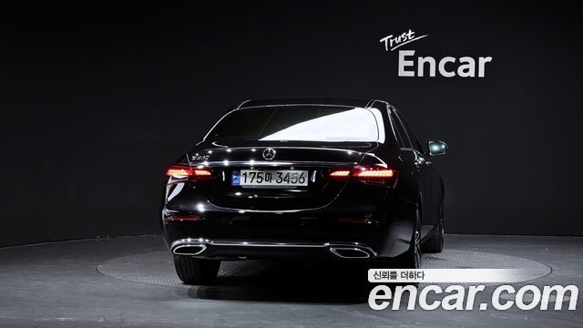 Mercedes-Benz E-Class 2021 — photo 4