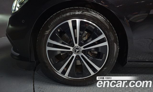 Mercedes-Benz E-Class 2021 — photo 5