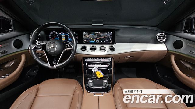 Mercedes-Benz E-Class 2021 — photo 10
