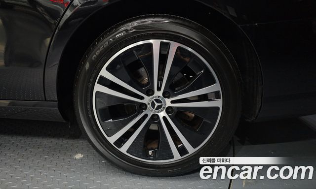Mercedes-Benz E-Class 2021 — photo 7