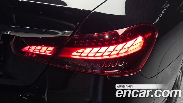 Mercedes-Benz E-Class 2021 — photo 9