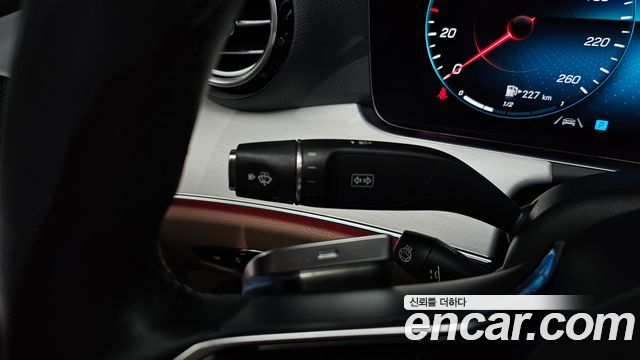 Mercedes-Benz E-Class 2021 — photo 30