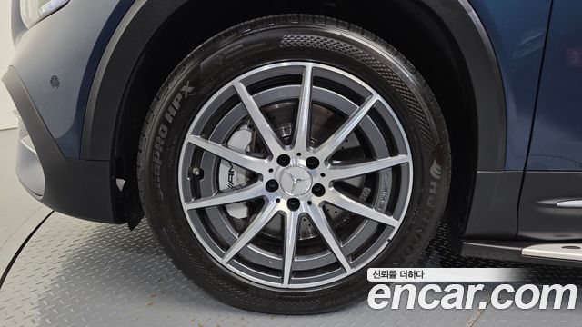 Mercedes-Benz GLB-Class 2023 — photo 5