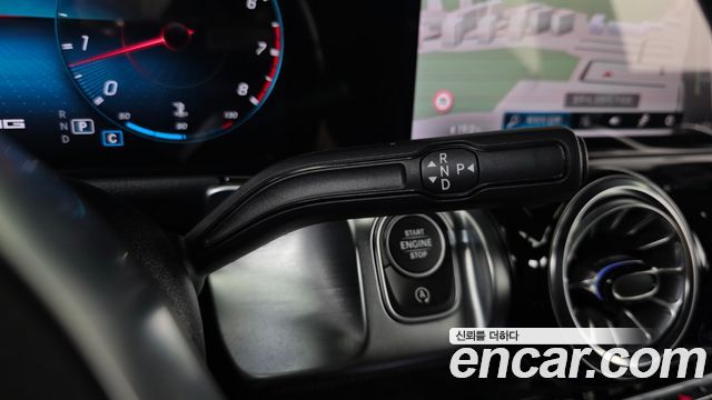 Mercedes-Benz GLB-Class 2023 — photo 12