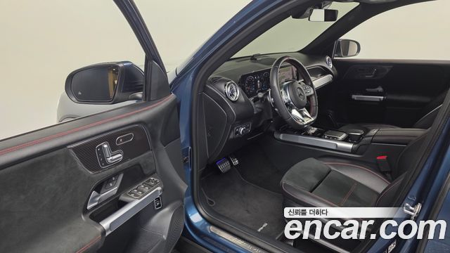 Mercedes-Benz GLB-Class 2023 — photo 13