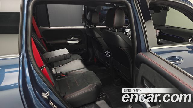 Mercedes-Benz GLB-Class 2023 — photo 17