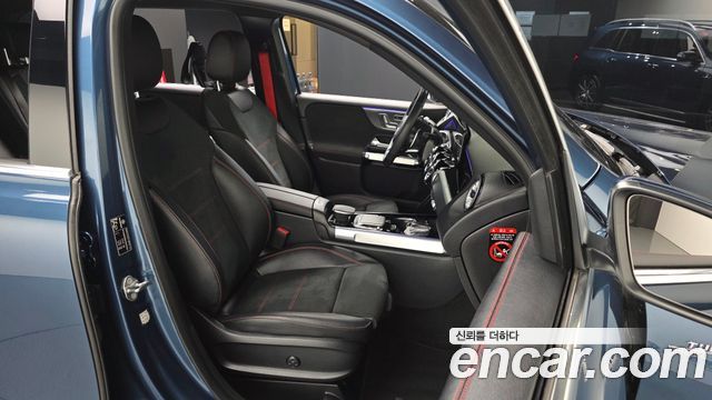 Mercedes-Benz GLB-Class 2023 — photo 16
