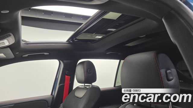 Mercedes-Benz GLB-Class 2023 — photo 28