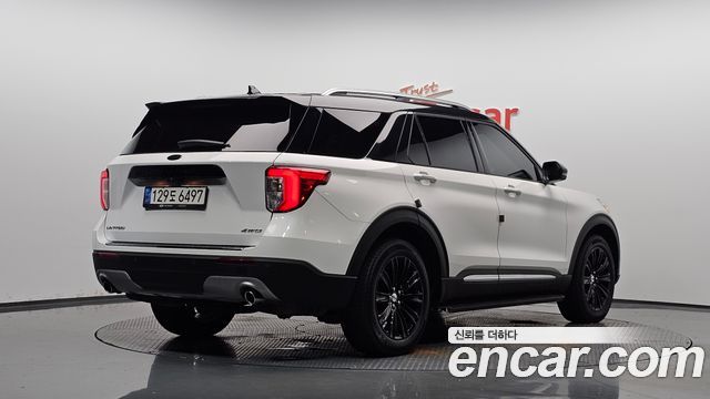 Ford Explorer 2021 — photo 2