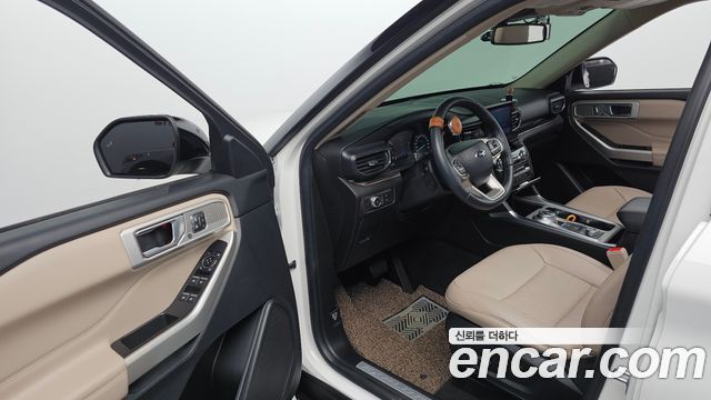 Ford Explorer 2021 — photo 13
