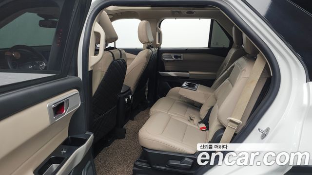 Ford Explorer 2021 — photo 17