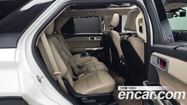 Ford Explorer 2021 — photo 18