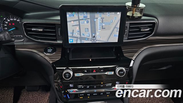 Ford Explorer 2021 — photo 20