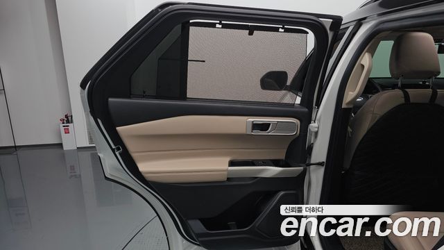 Ford Explorer 2021 — photo 15