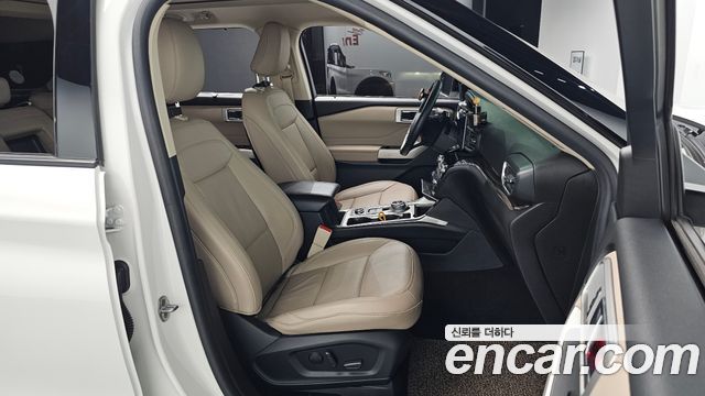 Ford Explorer 2021 — photo 16