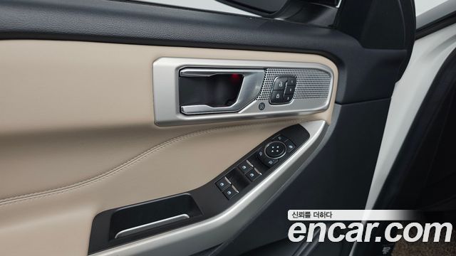 Ford Explorer 2021 — photo 35
