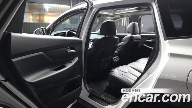 Hyundai Santafe 2021 — photo 16