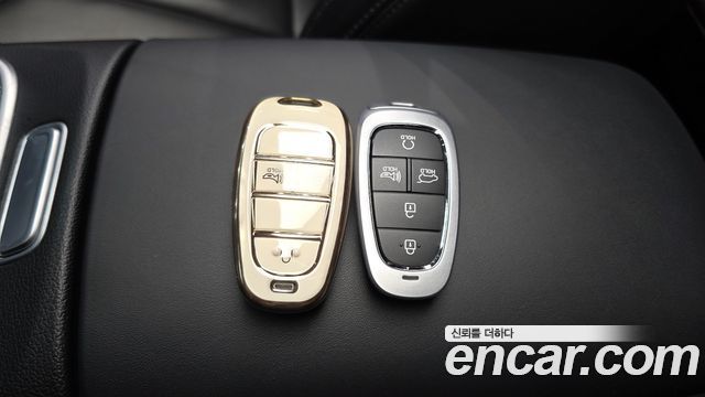 Hyundai Santafe 2021 — photo 35