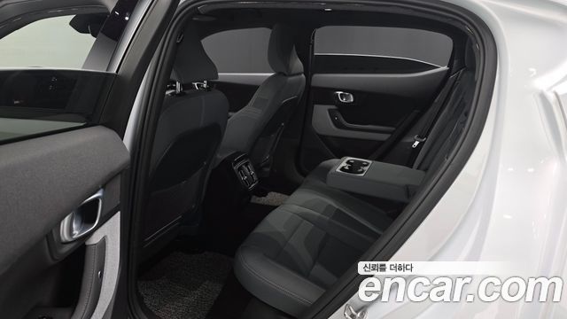 Polestar Polestar 2 2023 — photo 11