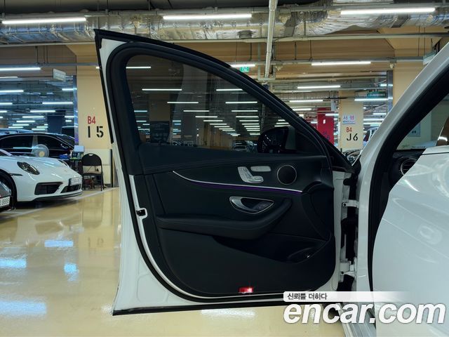 Mercedes-Benz E-Class 2021 — photo 12
