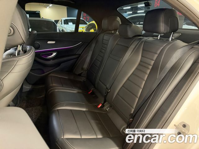 Mercedes-Benz E-Class 2021 — photo 16