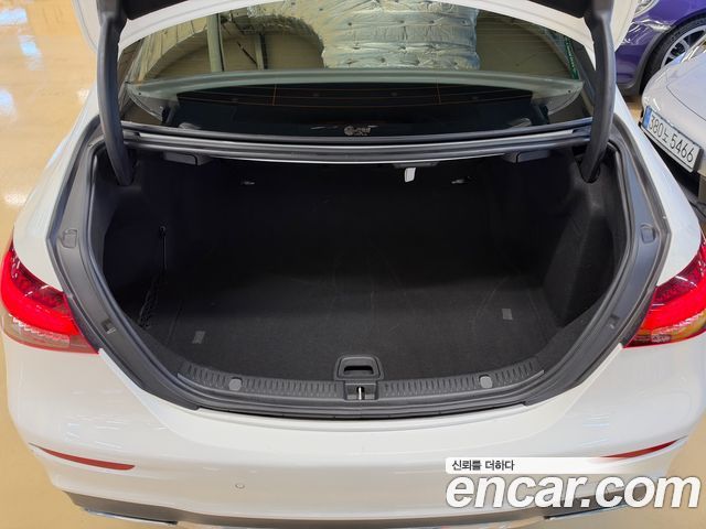 Mercedes-Benz E-Class 2021 — photo 18