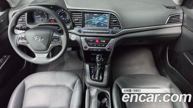 Hyundai AVANTE 2018 — photo 7
