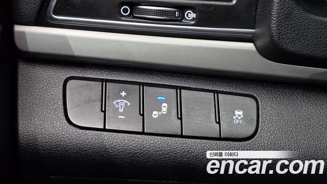 Hyundai AVANTE 2018 — photo 13