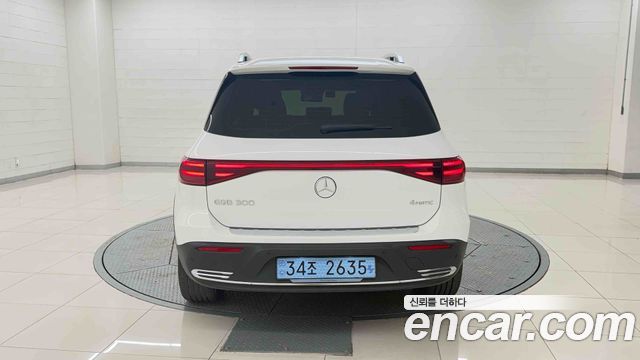 Mercedes-Benz EQB 2026 — photo 3
