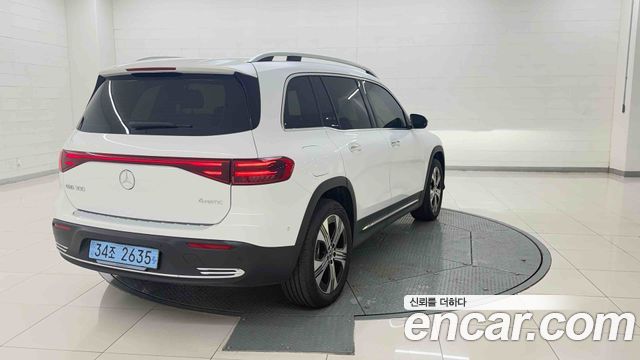 Mercedes-Benz EQB 2026 — photo 4