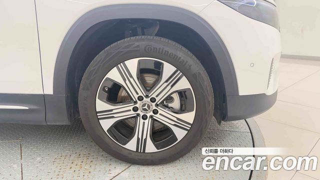 Mercedes-Benz EQB 2026 — photo 8