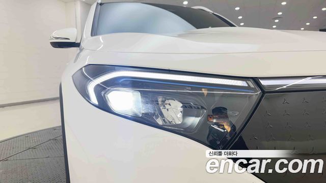 Mercedes-Benz EQB 2026 — photo 9
